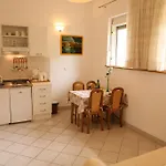 Bonacic Palace Apartman Slatine