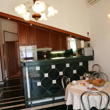 Bonacic Palace Apartment