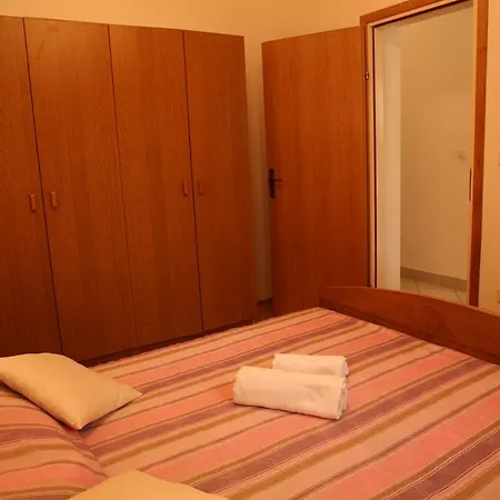 Bonacic Palace Apartment
