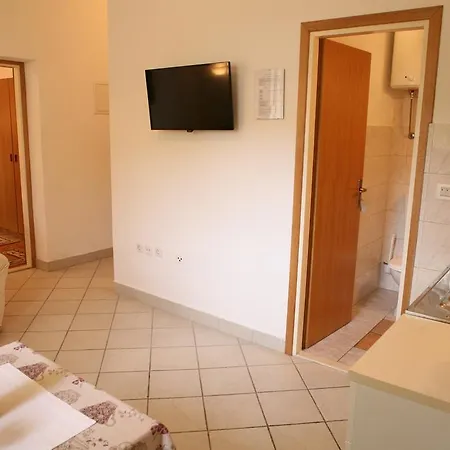 Bonacic Palace Apartment *