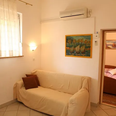 Bonacic Palace Apartment