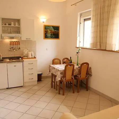 Bonacic Palace Apartment Slatine