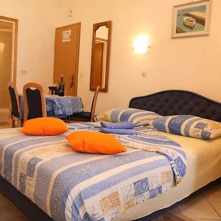 Bonacic Palace * Slatine