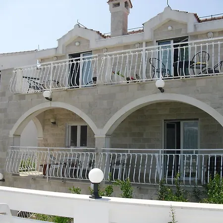 Bonacic Palace * Slatine