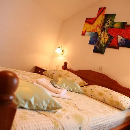 Bonacic Palace Apartman *