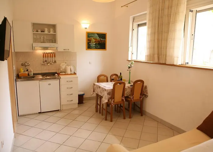 Bonacic Palace 아파트 슬라티네